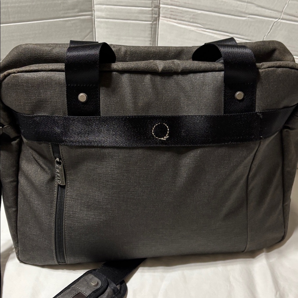Briggs & Riley kinzie street cabin bag. EUC - Picture 2 of 10